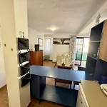 Edificio Marta La Caleta Daire *