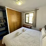 Edificio Marta La Caleta *