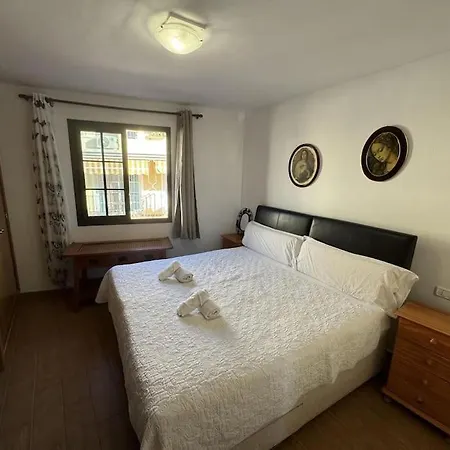 Edificio Marta La Caleta *